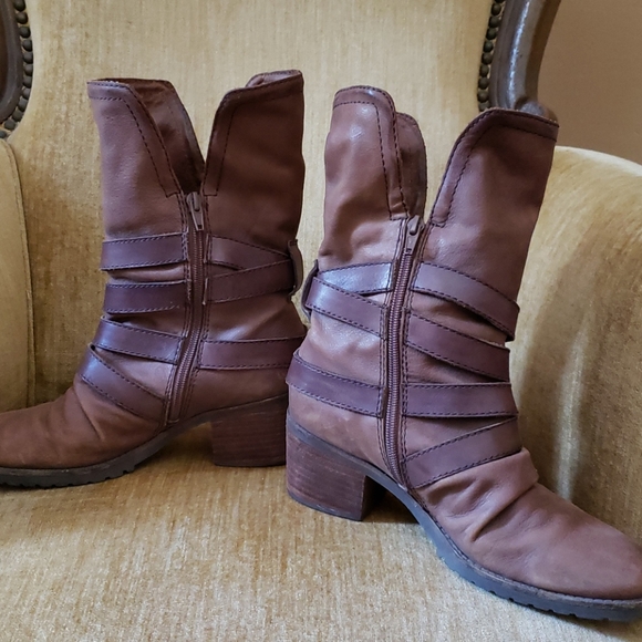 *SOLD* Genuine Leather Wrapped Harness Boots - Picture 3 of 10